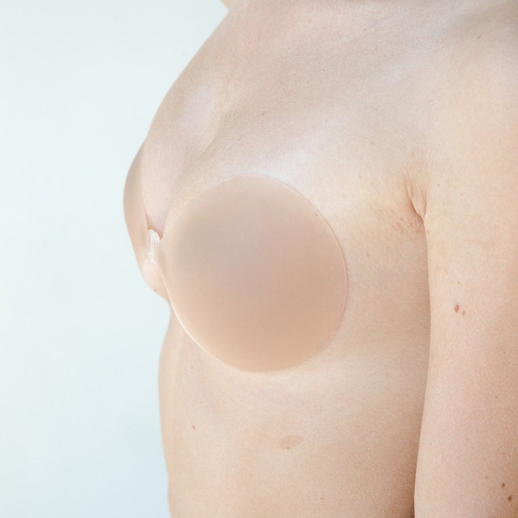 Seamless Stick-On Bra in MEDIUM TINT